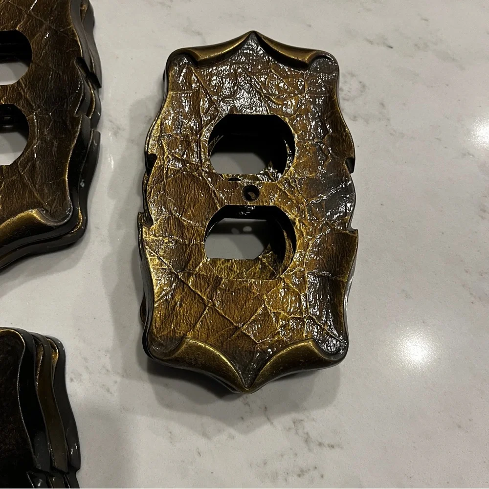 Vintage Gold and Black Wall Plate Set - Picture 2 of 5